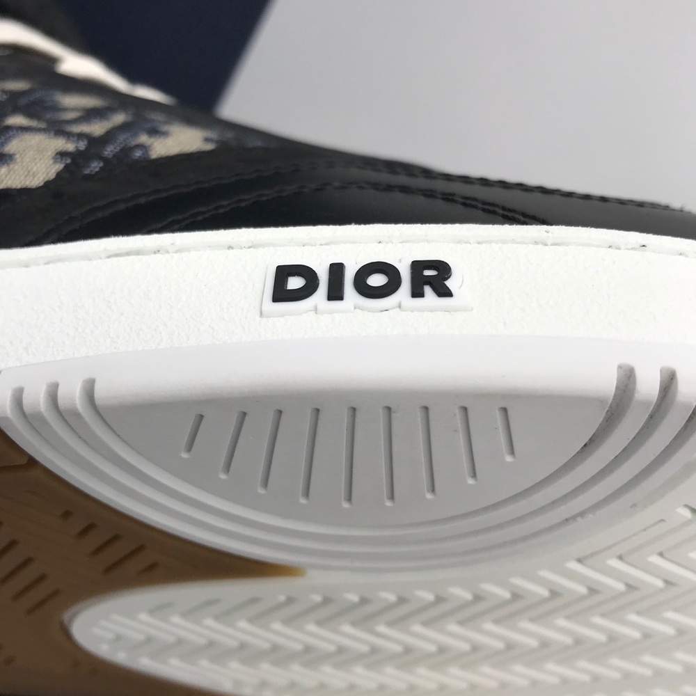 Authentic DIOR Black Smooth Calfskin Sneakers - Picture 12 of 15